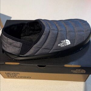 The North Face Men's Quilted Slip-On Moc - Gray/Black